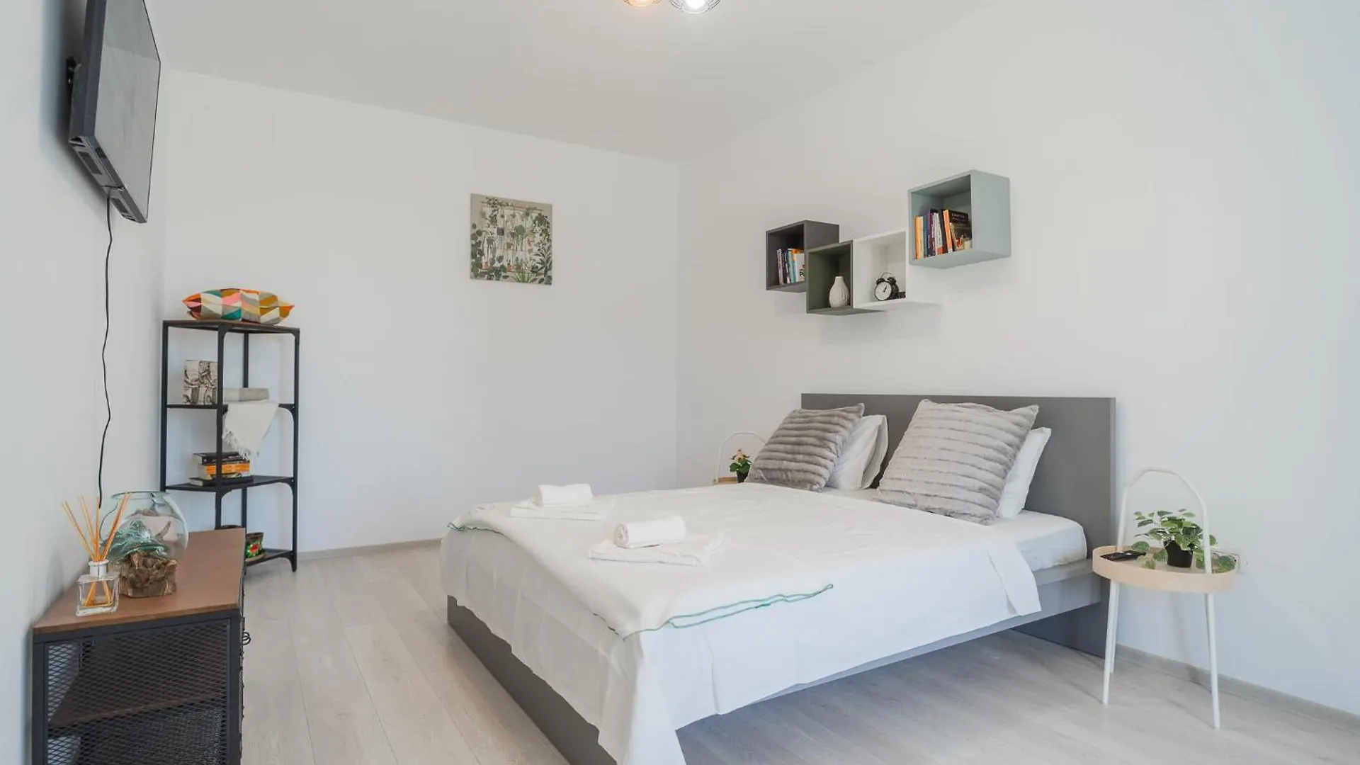 Elegant & Relaxing Gem Apartment Bucharest