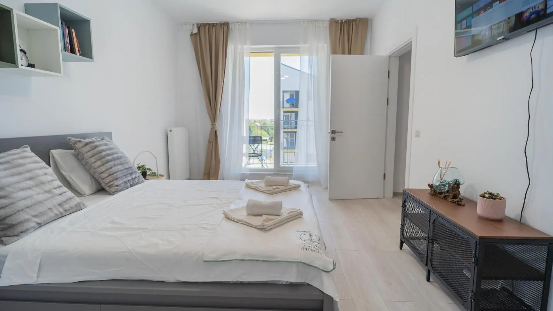 Elegant & Relaxing Gem Apartment Bucharest
